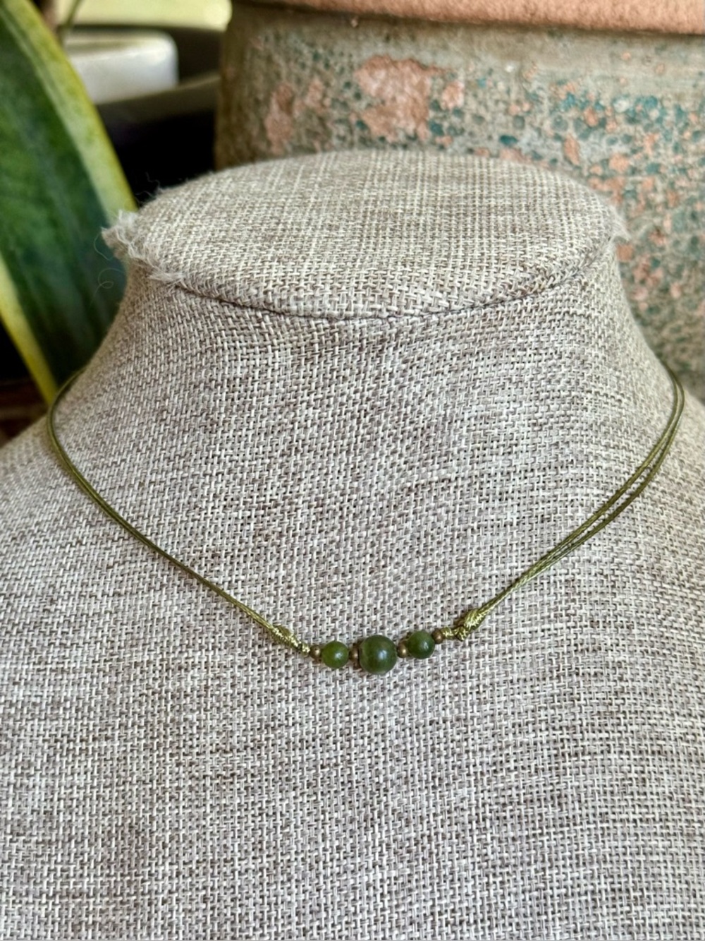 Minimalist Taiwan Jade Choker